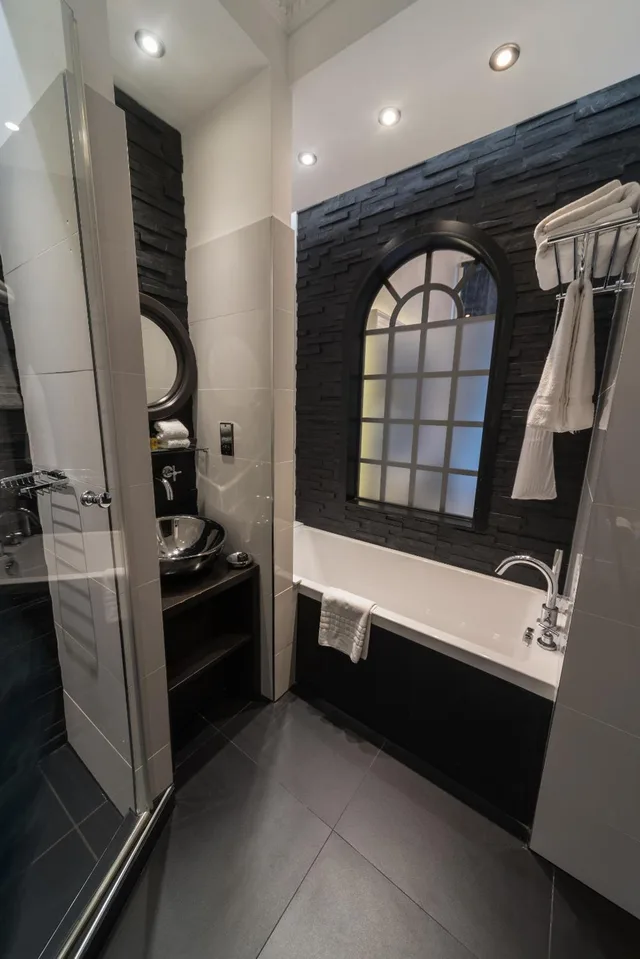 غرفة قياسية بسرير كوين، THE EXHIBITIONIST HOTEL 4/5
