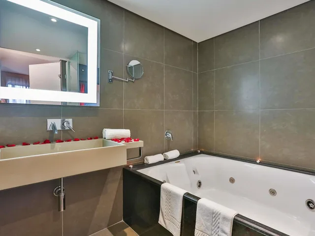 جناح سوبيريور بسرير كينج مع أريكة، Novotel Sorocaba 5/6