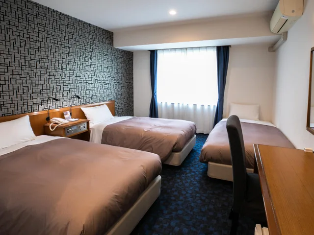 غرفة ثلاثية بثلاثة أسرّة للمدخنين، Green Hill Hotel Urban 1/1