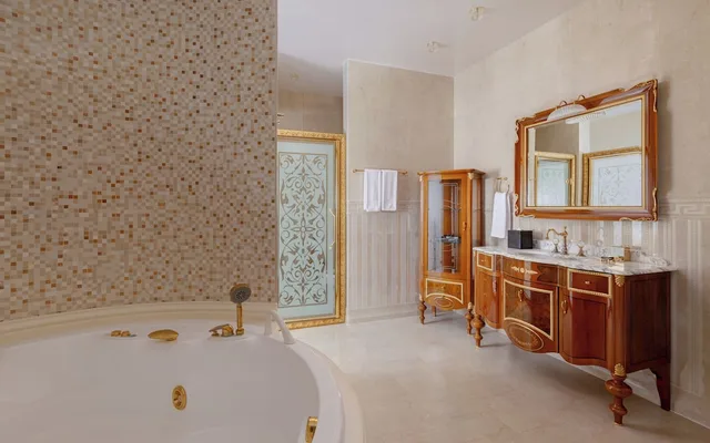 2 Bedrooms, Panorama, Suite, King Bed، Shamakhi Palace Sharadil Hotel 2/3