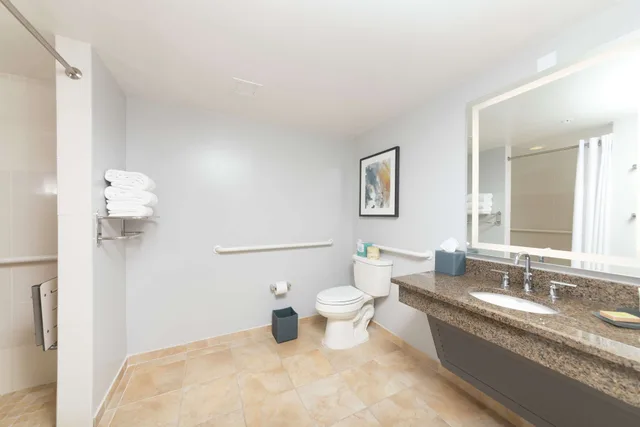 Room, 2 Queen Beds, Coast View, Balcony, Accessible، Hilton Melbourne Beach Oceanfront 8/10