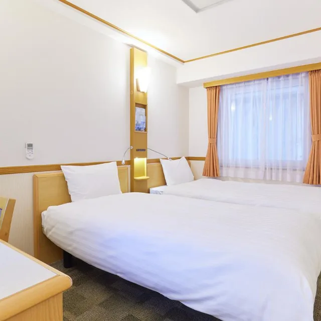 غرفة بسريرين منفصلين للمدخنين، TOYOKO INN SAITAMA TODA KOEN-EKI NISHI-GUCHI 1/4