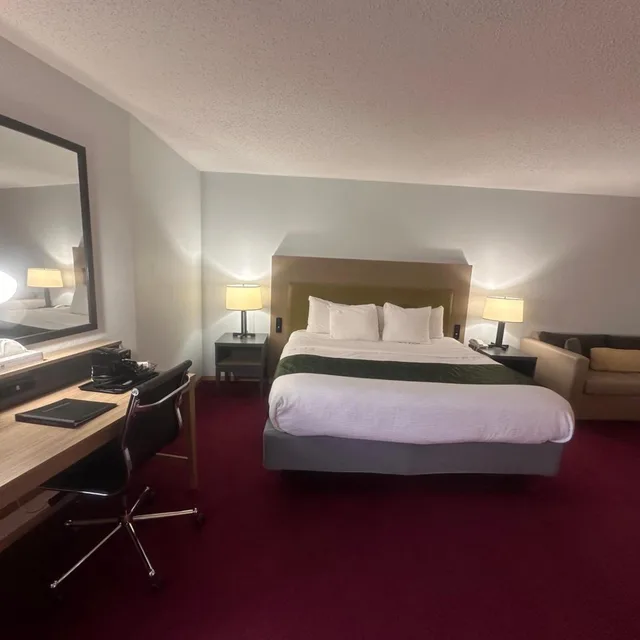 جناح بسرير كينج، Pictured Rocks Inn & Suites 3/10