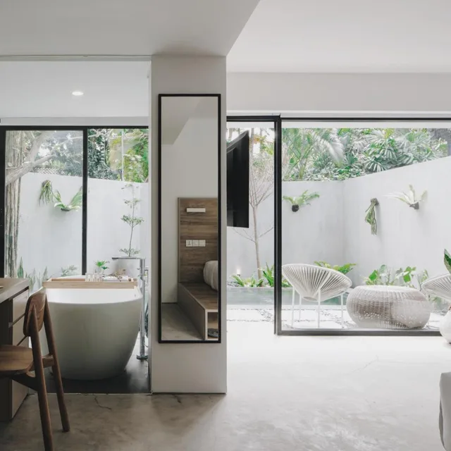 جناح بحوض استحمام، Lloyd's Inn Bali 3/4