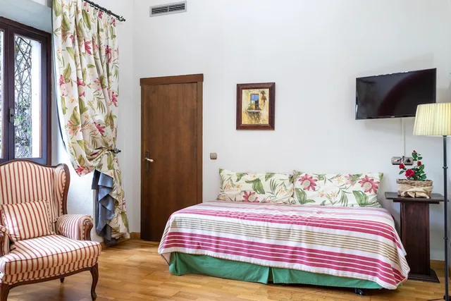 غرفة عائلية ثلاثية بسرير مزدوج وسرير فردي، Sao Joao de Deus by RIDAN Hotels 1/8