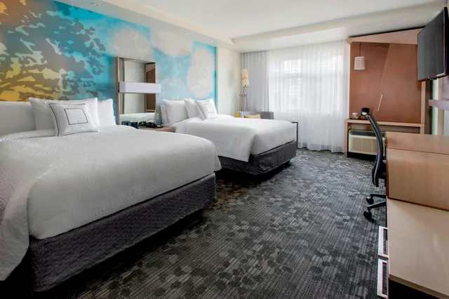 غرفة بسريرين كوين، Courtyard Schenectady At Mohawk Harbor 1/1