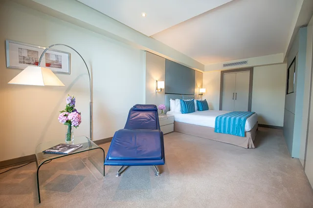 جناح غراند بسرير كينج مع أريكة، Port Palace Hotel 6/9