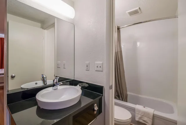 غرفة بسرير كينج، Park Inn by Radisson, Fargo West Acres 10/10
