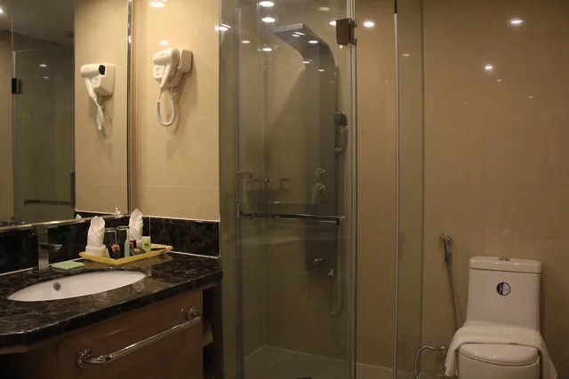 غرفة ديلوكس بسرير كينج بشرفة، Savannah Resort Hotel 2/3