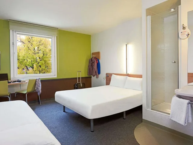 غرفة قياسية بسرير مزدوج وسرير فردي، ibis budget Wroclaw Poludnie 4/5