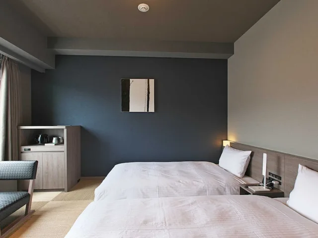 غرفة يابانية بسريرين منفصلين للمدخنين، Hotel Route Inn Grand Nakano Obuse 1/2