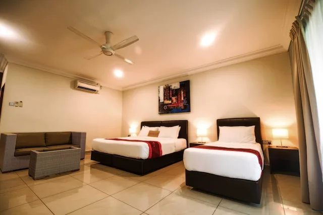 غرفة تنفيذية ثلاثية بسرير كينج وسرير فردي، Tioman Dive Resort 1/3