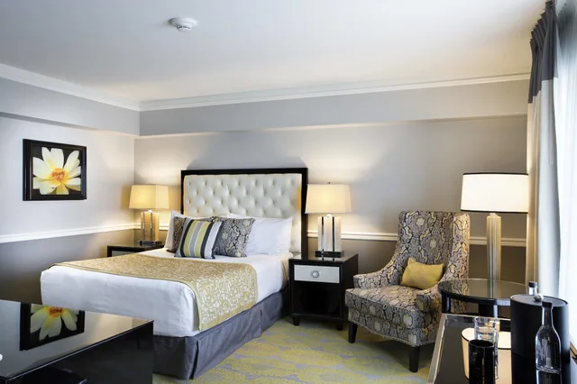 غرفة كلاسيكية بسرير كينج، AMBASSADOR HOTEL TULSA, AUTOGRAPH COLLECTION 5/7