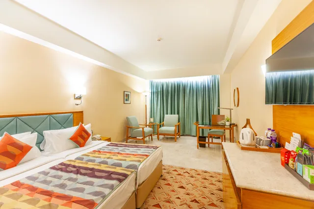 غرفة كلوب بسرير كينج، Fortune Park Lakecity Thane 1/2
