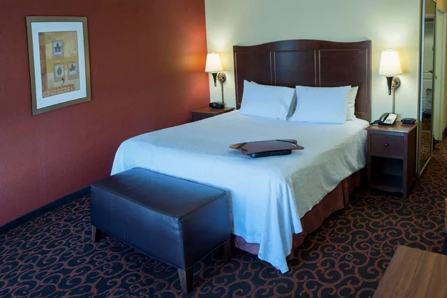 جناح استوديو بسرير كينج مع أريكة، Hampton Inn And Suites Aberdeen 1/4