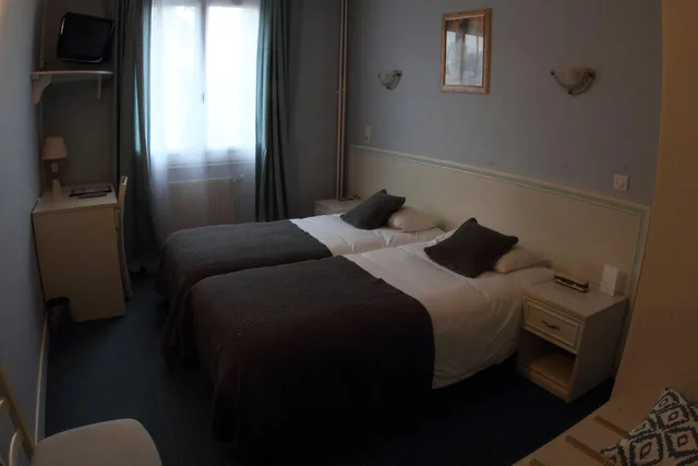 Standard, Double Bed, HOTEL EMERAUDE 2/5
