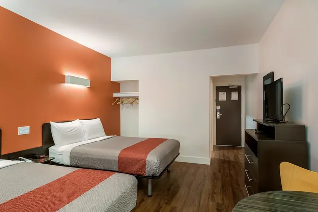 غرفة ديلوكس بسريرين كوين، Motel6 Moncton, NB 4/10