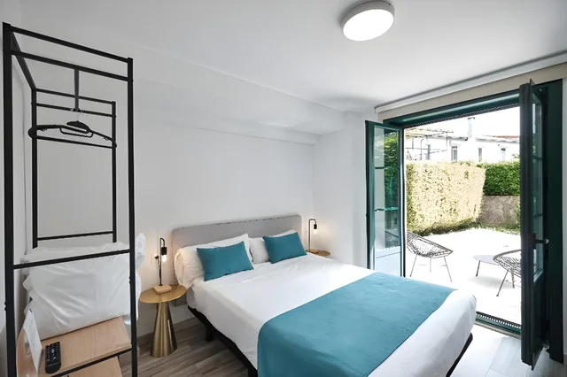 Room, Double Bed, Cathedral View، Pombal Rooms Santiago 1/1