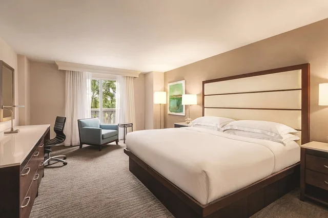 غرفة قياسية بسرير كينج، Hilton Naples 3/9