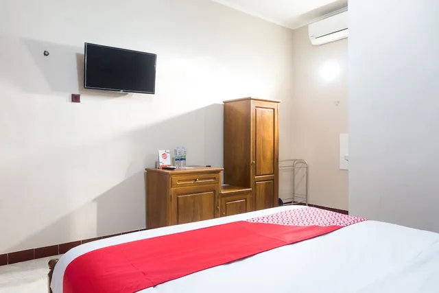 Standard, Double Bed, OYO 942 Srikandi Hotel 1/6
