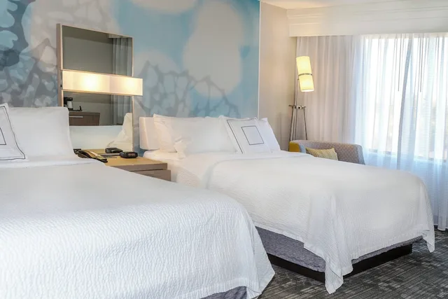 Room, 2 Queen Beds, Accessible, Courtyard Nashville at Opryland 1/2