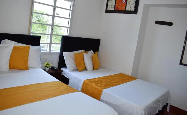 Room, Twin Beds, Hotel Avenida 3 Real 1/6