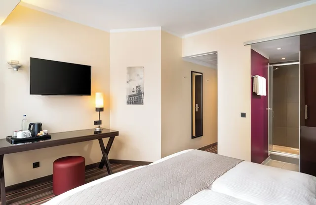 غرفة ثلاثية بسرير مزدوج وسرير فردي، LEONARDO HOTEL BERLIN 4/7