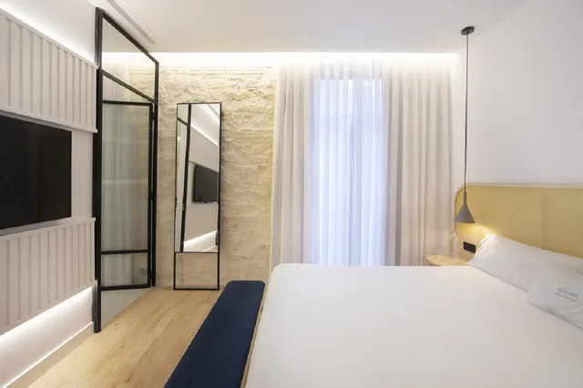 غرفة قياسية مفردة بسرير مزدوج، Serawa Hotel 2/2