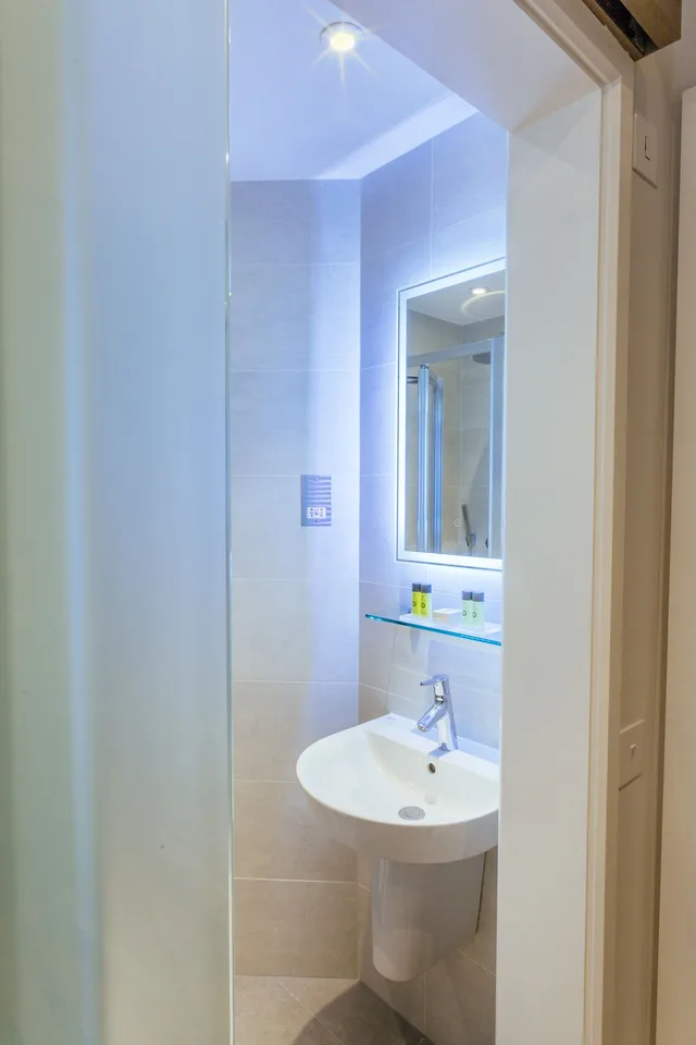 Standard, Double Bed, Oliver Plaza Hotel 4/4