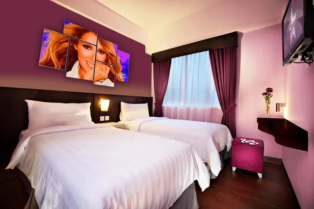 غرفة سوبيريور بسريرين منفصلين، Fame Hotel Gading Serpong 3/5
