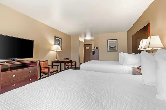 غرفة قياسية بسريرين كوين، Best Western Plus Burleson Inn & Suites 1/4