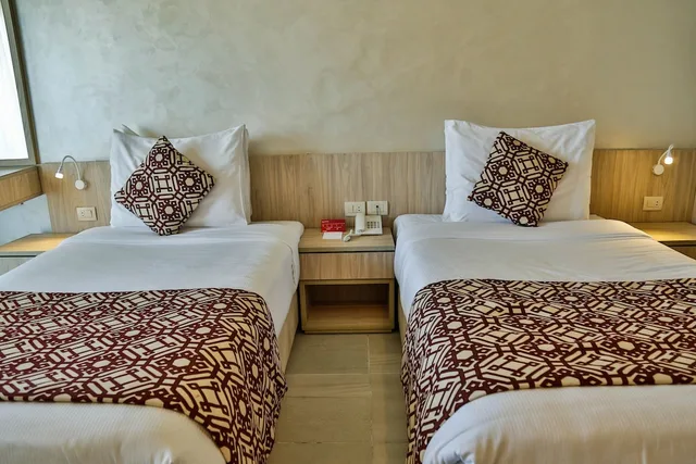 غرفة قياسية بسرير كينج بإطلالة على المسبح، Amarina Abu Soma Resort and Aquapark 1/2