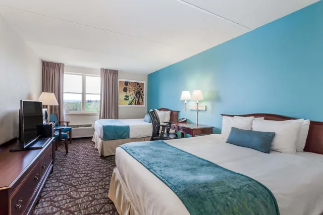 Standard, Single, 2 Queen Beds، Days Inn By Wyndham Hershey 2/5