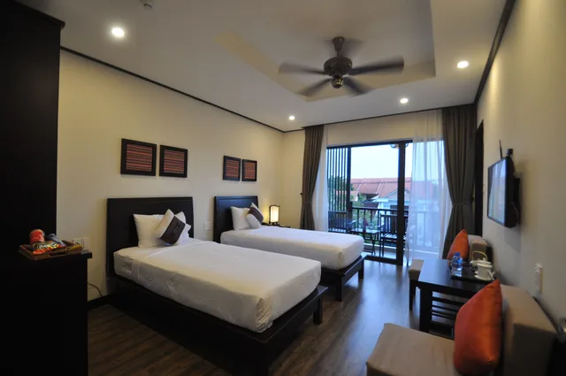 1 Bedroom, Superior, Double or Twin Bed, City View, Balcony, The Quin Riverside Villa 4/5