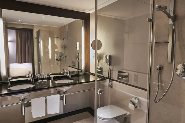 جناح بسرير مزدوج، Steigenberger Hotel De Saxe 4/4