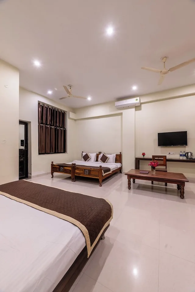 غرفة فاخرة بسرير كينج، THE COUNTRY SIDE RESORT 6/10
