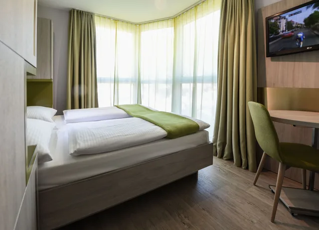 Plus, Single, Queen Bed، Hotel Am Spichernplatz 1/6
