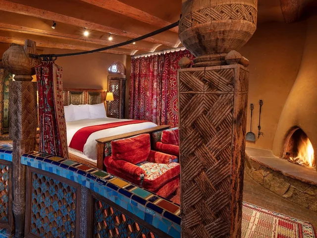 فيلا بسريرين كينج، The Inn Of Five Graces 3/5