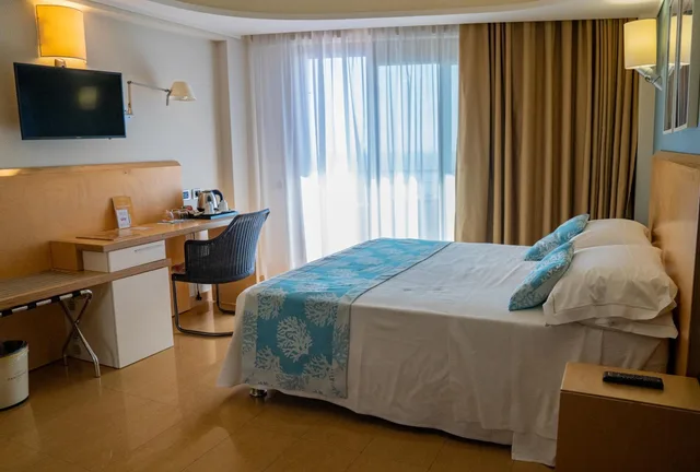 غرفة ديلوكس بسرير مزدوج أو سريرين منفصلين بإطلالة على البحر، Panoramic Hotel Taormina 4/5