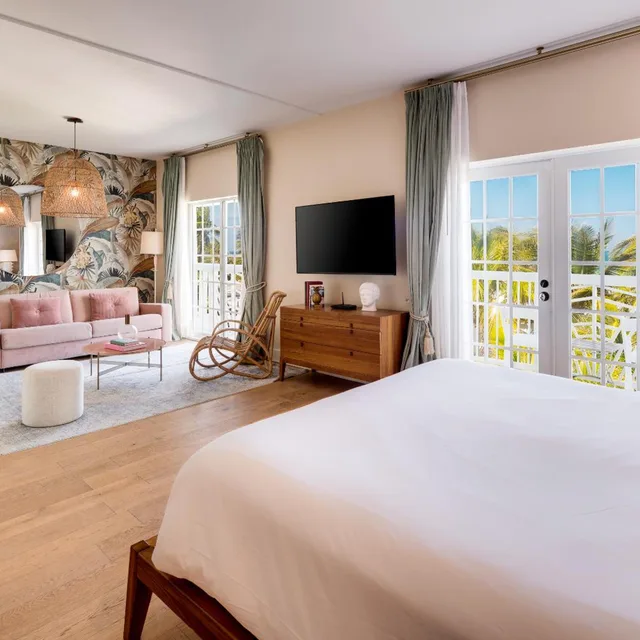 1 Bedroom, Suite, King Bed, Ocean Front, Balcony، The Savoy Hotel & Beach Club 3/6