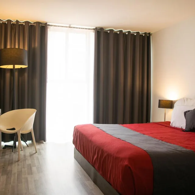 غرفة قياسية بسريرين منفصلين، Hotel Del Angel 4/10