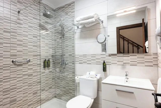 2 Bedrooms, Apartment, 2 Double and Twin Beds, Sofa، Ona Las Rosas 9/10