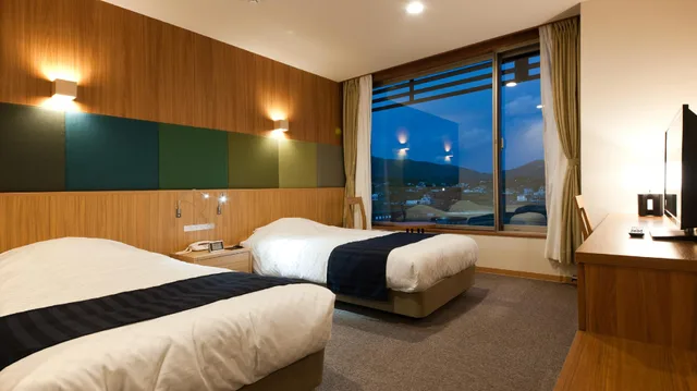 Standard, Twin Beds, Mountain View, Smoking, Capital Hotel 1000 1/1