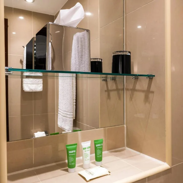 Room, Single, Small, Hyde Park International Hotel 9/10