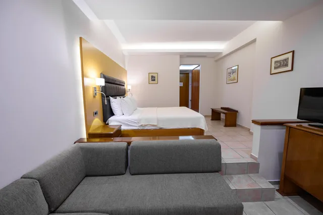 غرفة كلاسيكية بسرير مزدوج، Hotel Europa Olympia 3/4