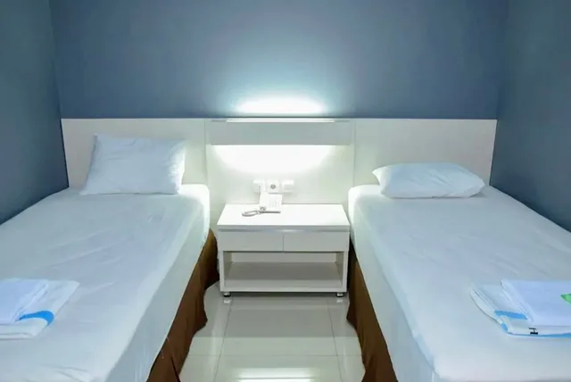 غرفة ديلوكس، Hotel IRAA Malioboro 1/3