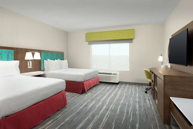 غرفة بسريرين كوين بحوض استحمام لذوي الإعاقة، Hampton Inn & Suites Durham University Medical Center 1/3
