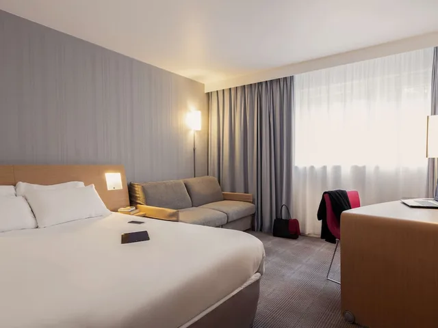 غرفة سوبيريور بسرير مزدوج مع أريكة، Novotel Roissy Saint-Witz 1/9