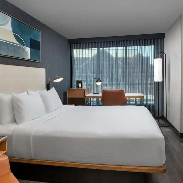 غرفة بسرير كينج في طابق مرتفع، Courtyard by Marriott Washington, DC Dupont Circle 2/10