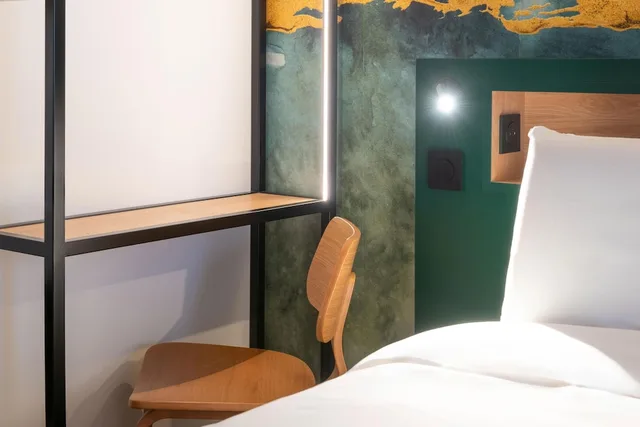 Standard, 1 Double and 2 Bunk Beds, Kyriad Argenteuil 1/4